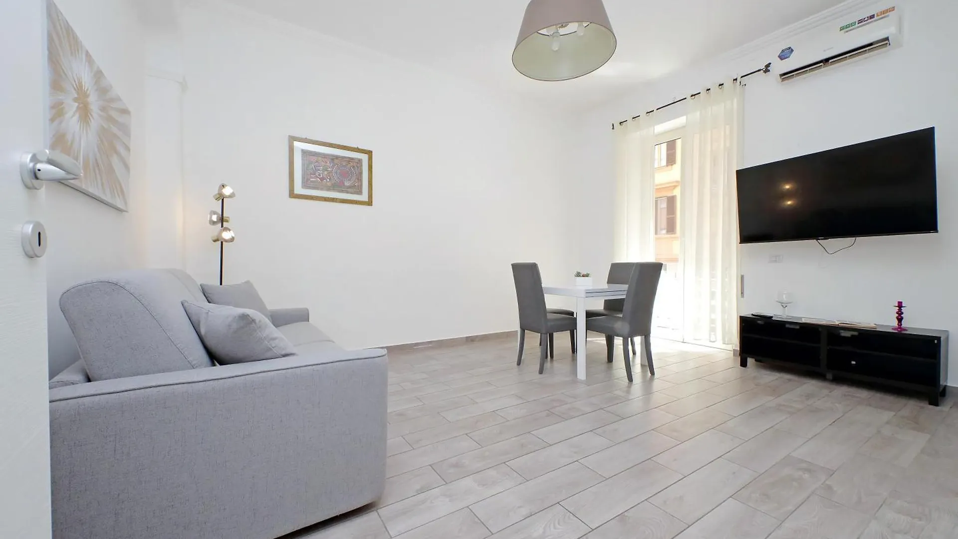 4Bnb - Cavalleggeri Apartment Rome 0*,